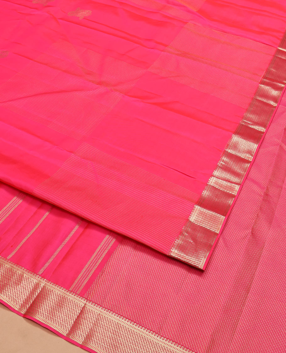 Pink zari design silk saree, zari border of salangai, muthu, and diagonal stripes, and zari design pallu