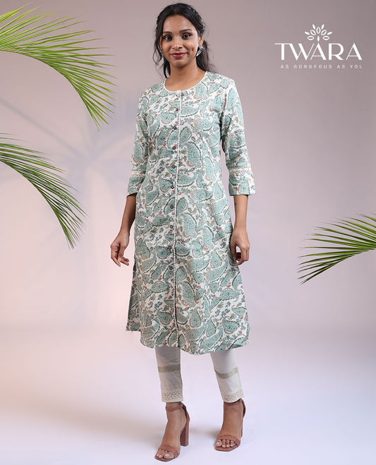 Twara green intricate paisley motifs round neck & 3/4th sleeve cotton straight-cut below-knee kurti