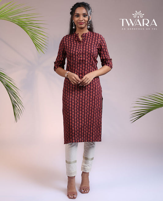 Twara maroon diamond patterns printed 3/4th sleeve & Chinese collar rayon straight-cut knee-length kurti