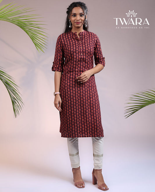 Twara maroon diamond patterns printed 3/4th sleeve & Chinese collar rayon straight-cut knee-length kurti