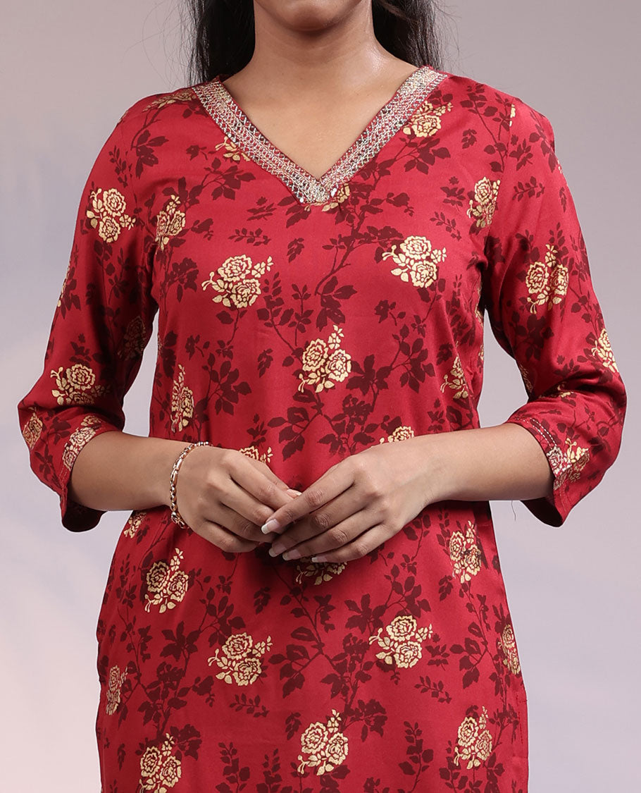 Twara maroon floral printed & glitter work 3/4th sleeve & V-neck rayon straight-cut below-knee kurti