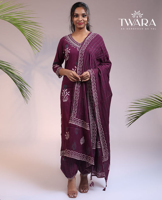 Purple readymade suit,print & embroidery V-neck 3/4th-sleeve straight-cut top,patiala pants & geometric print dupatta