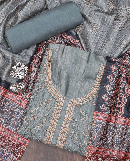 Green material chudidhar set, unique print & thread work chanderi top, plain bottom & chanderi dupatta of ajrakh print