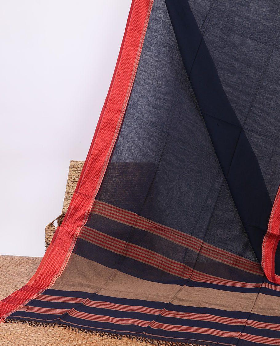 Black plain design cotton saree, contrast traditional design border & pallu of stripes