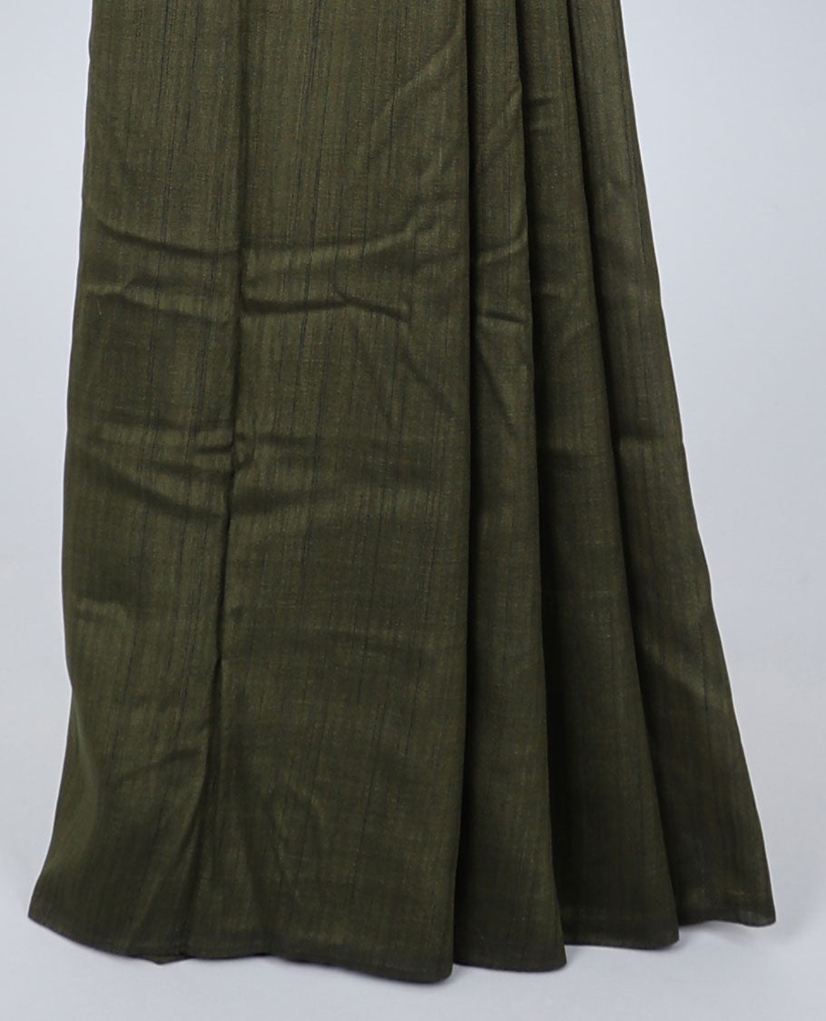 Borderless green plain kamala silk saree, contrast floral vine printed blouse 