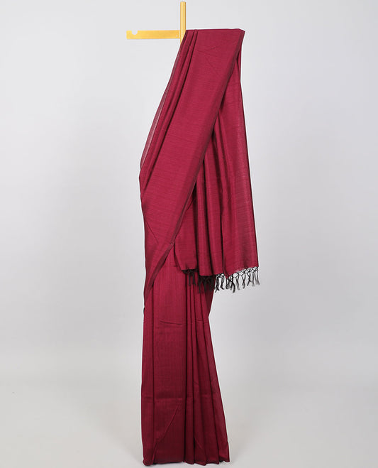 Borderless maroon plain kamala silk saree, contrast paisleys printed blouse 