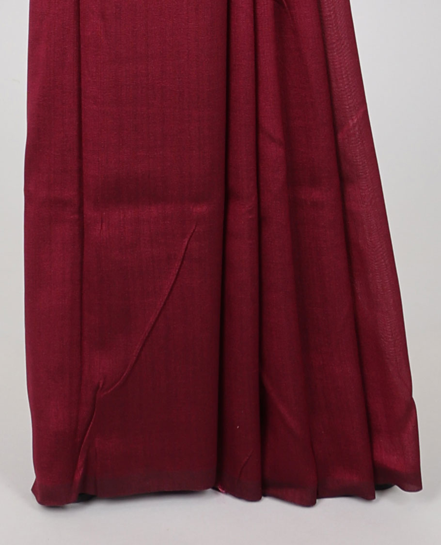 Borderless maroon plain kamala silk saree, contrast paisleys printed blouse 