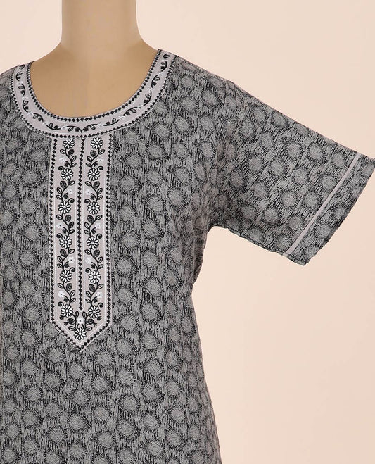Grey geometric printed & embroidery round-neck half-sleeve nighty
