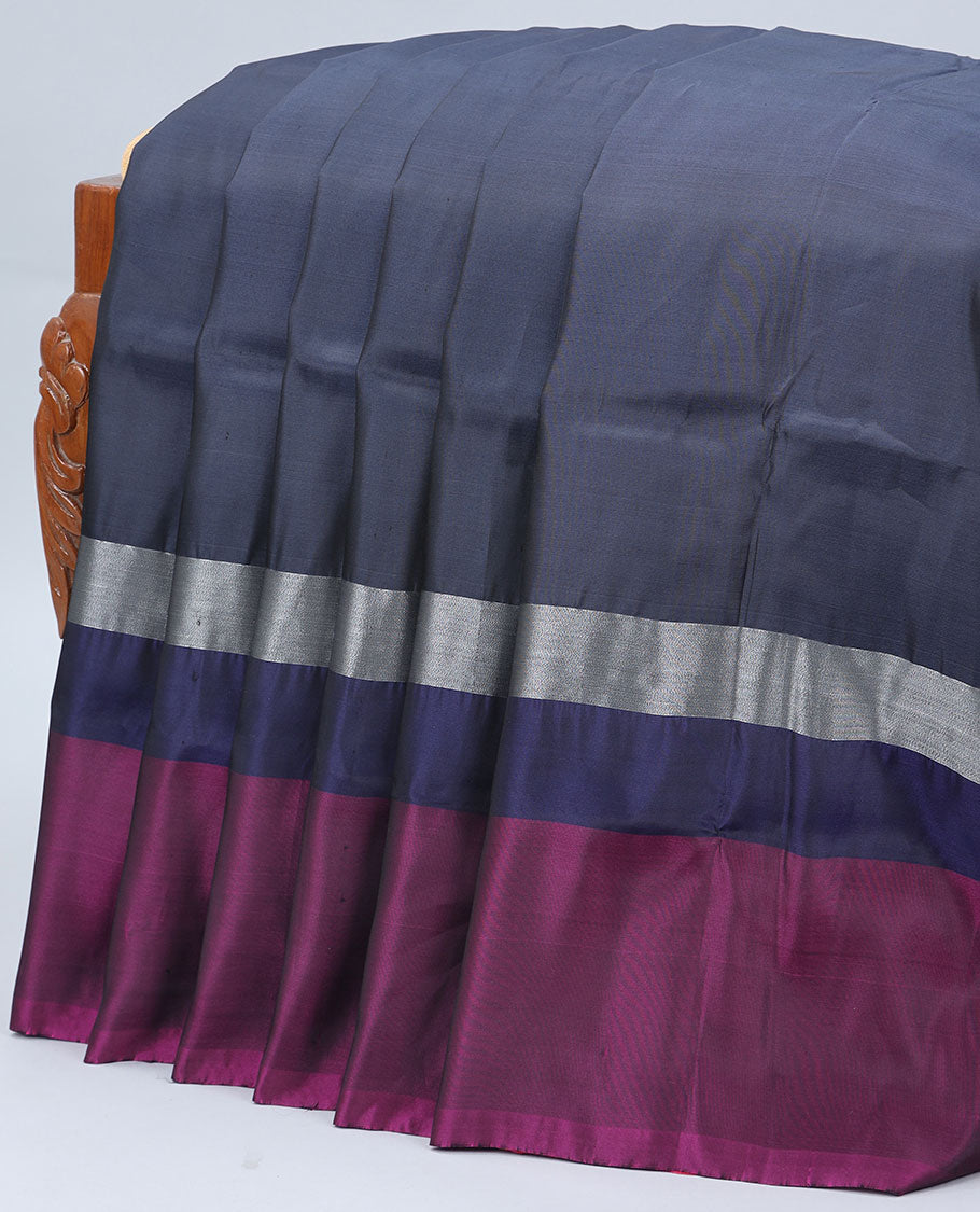 Dark grey plain uppada saree, contrast plain border & pallu of plain design