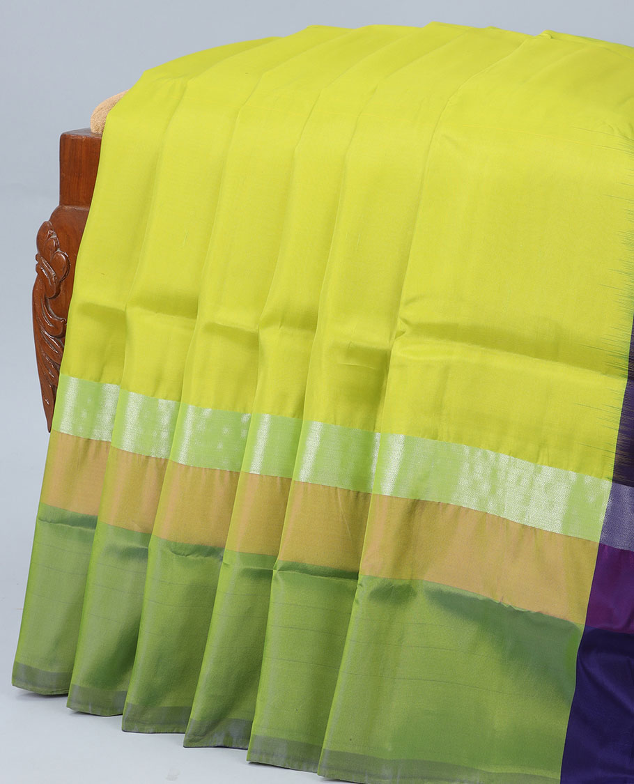 Green plain uppada saree, contrast plain border & pallu of plain design