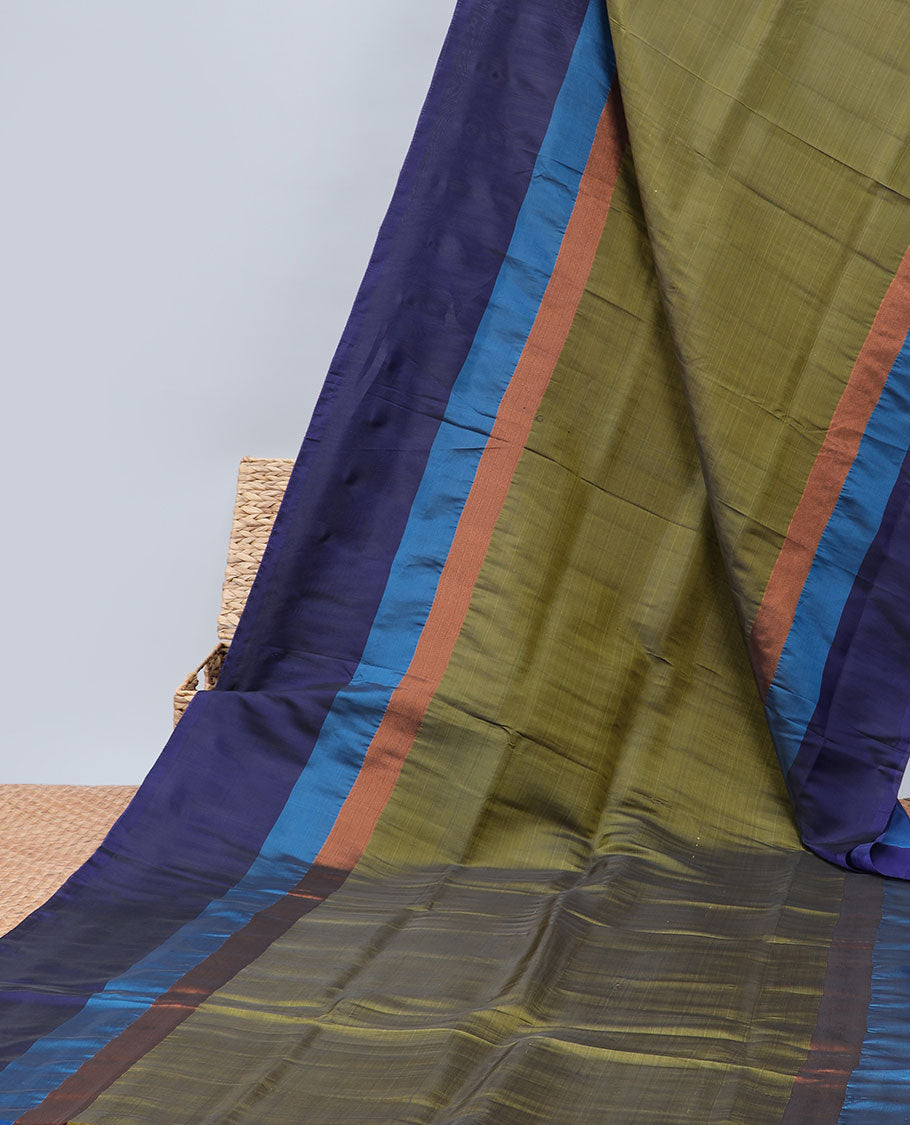 Green plain uppada saree, contrast plain border & pallu of plain design
