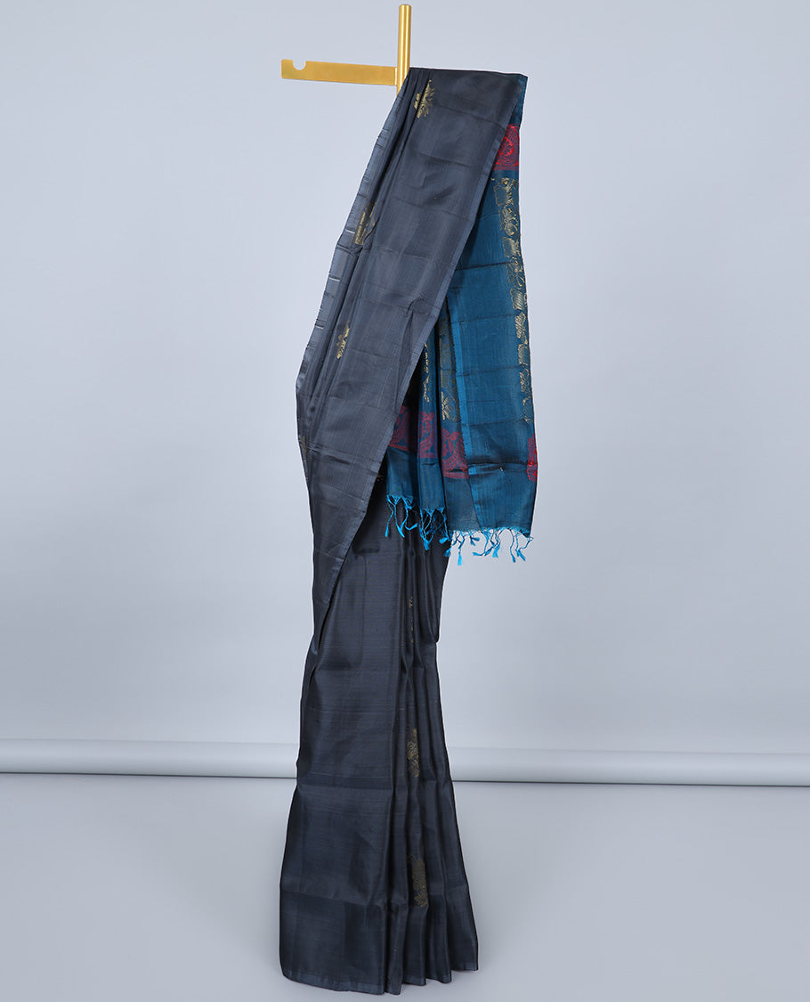Borderless dark grey uppada saree with buttas, contrast pallu of floral designs
