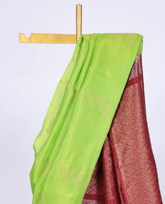 Borderless green uppada saree with buttas, contrast jaal patterned pallu