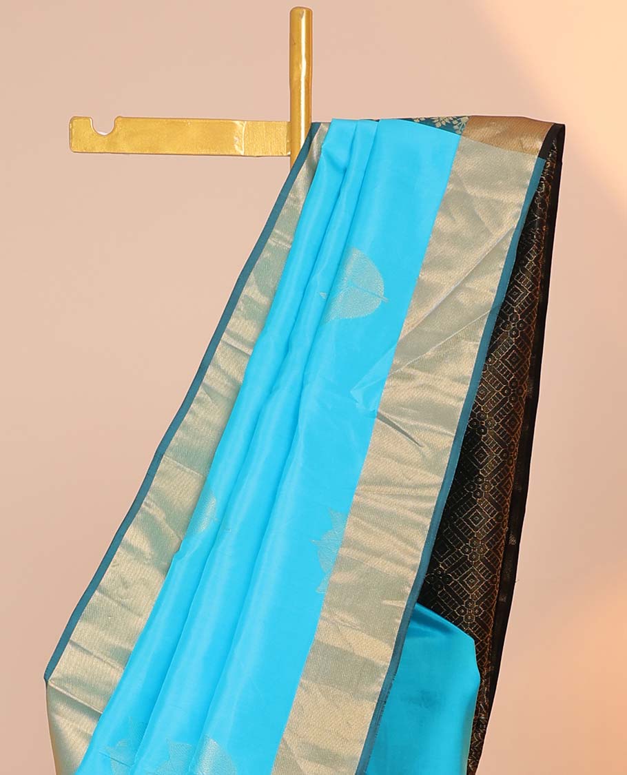 Blue silk saree with zari buttas, contrast bavanji border & pallu of kathir,muthu,kodi visiry & jaal designs