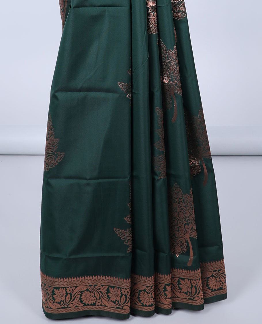 Green butter silk saree with zari buttas, floral creeper zari border & pallu of diagonal floral creeper design
