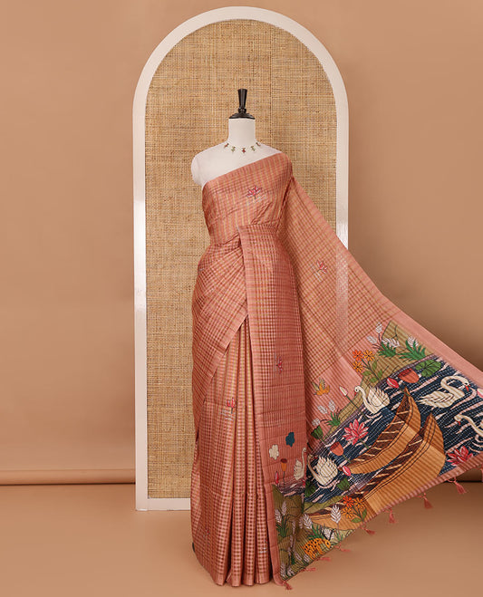 Borderless peach checked & lotus motifs kantha work-style printed fancy tussar saree, painting-style scenery printed pallu & lotus motifs printed blouse
