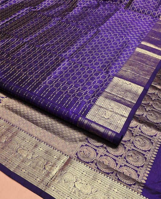 Violet Venkatagiri Silk Saree, Meticulously Crafted with Maze-Like Design All Over Its Body, Highlighted by a Traditional Zari Design Border, Grand Jaal Design Pallu, and Paired with a Matching Blouse