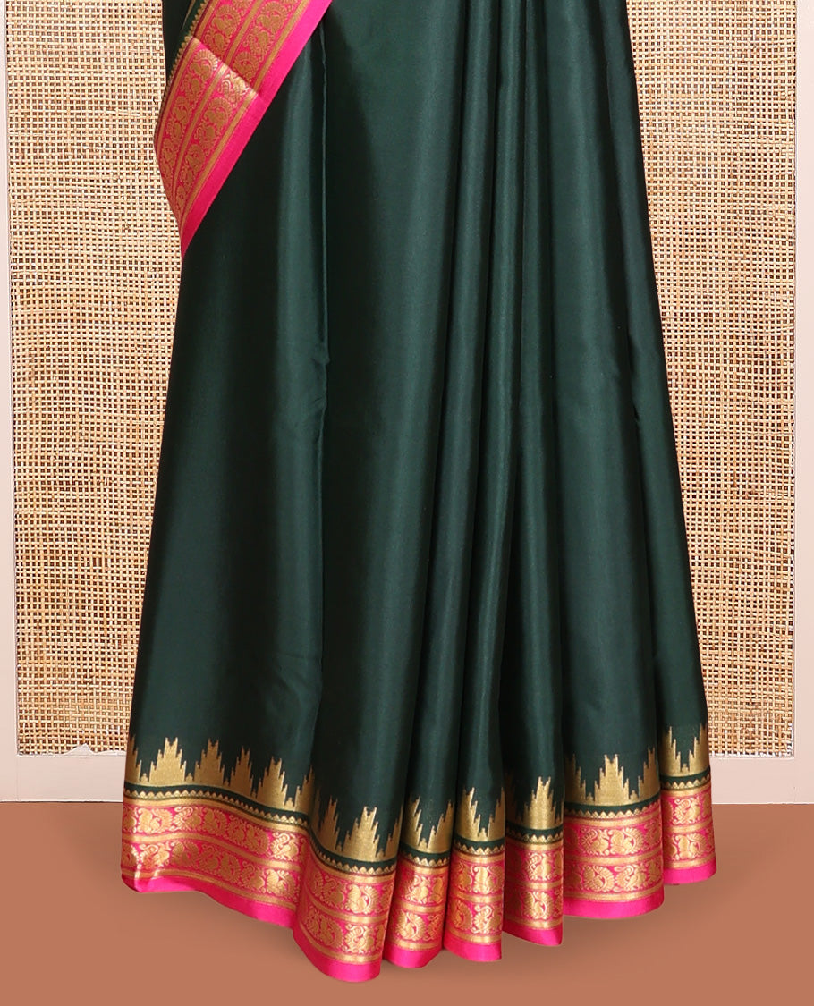 Green Plain Mysore Silk Saree, Complemented by a Contrast Temple Peacock Zari Border, Zari Design Pallu, and a Contrast Blouse