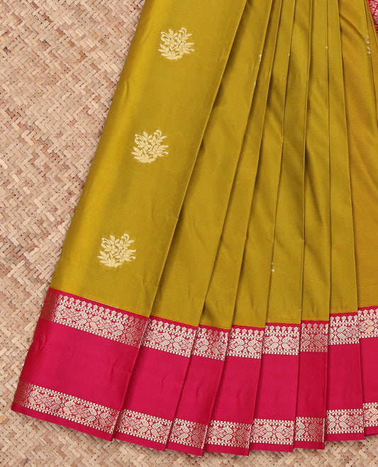 Green Budget Silk Saree, Prettified with Zari Buttas on Its Body, Complemented by a Contrast Traditional Zari Design Rettai Pettu Border, Pallu of Jaal Designs, and Paired with a Contrast Blouse