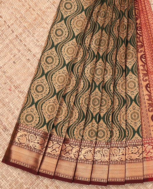 Green Budget Silk Saree, Gleamed Up with Ogee Jacquard Design, Complemented by a Contrast Traditional Zari Border, Grand Pallu, and a Contrast Blouse