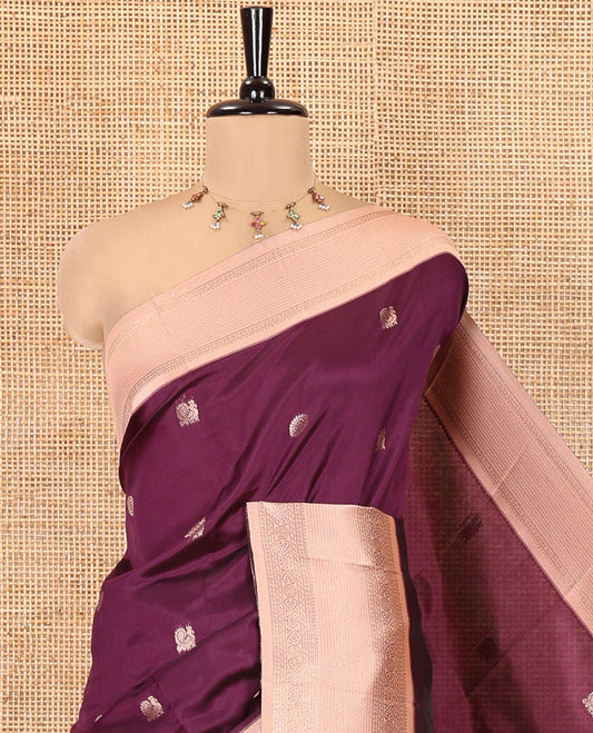 Wine Kanchi Silk Saree Features Mayil-Chakram Buttas, a Contrast Traditional Border, Jaal Pallu, and a Contrast Blouse