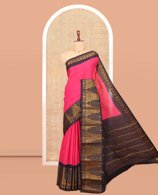 Rani Pink Plain Sungudi Cotton Saree, Complemented by a Contrast Gopuram Motif Woven Border, Zari Striped Pallu, and a Contrast Blouse