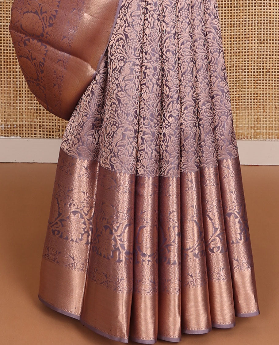 Grey floral-bird jacquard wedding silk saree, zari border of thilakam mokku, muthu, mayil kann & kodi visiry & floral design pallu