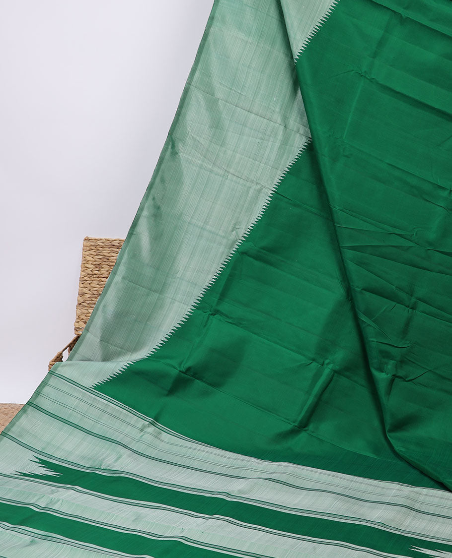 Borderless green temple design kancheepuram silk saree, self-pallu of pillaiyar mokku & stripes