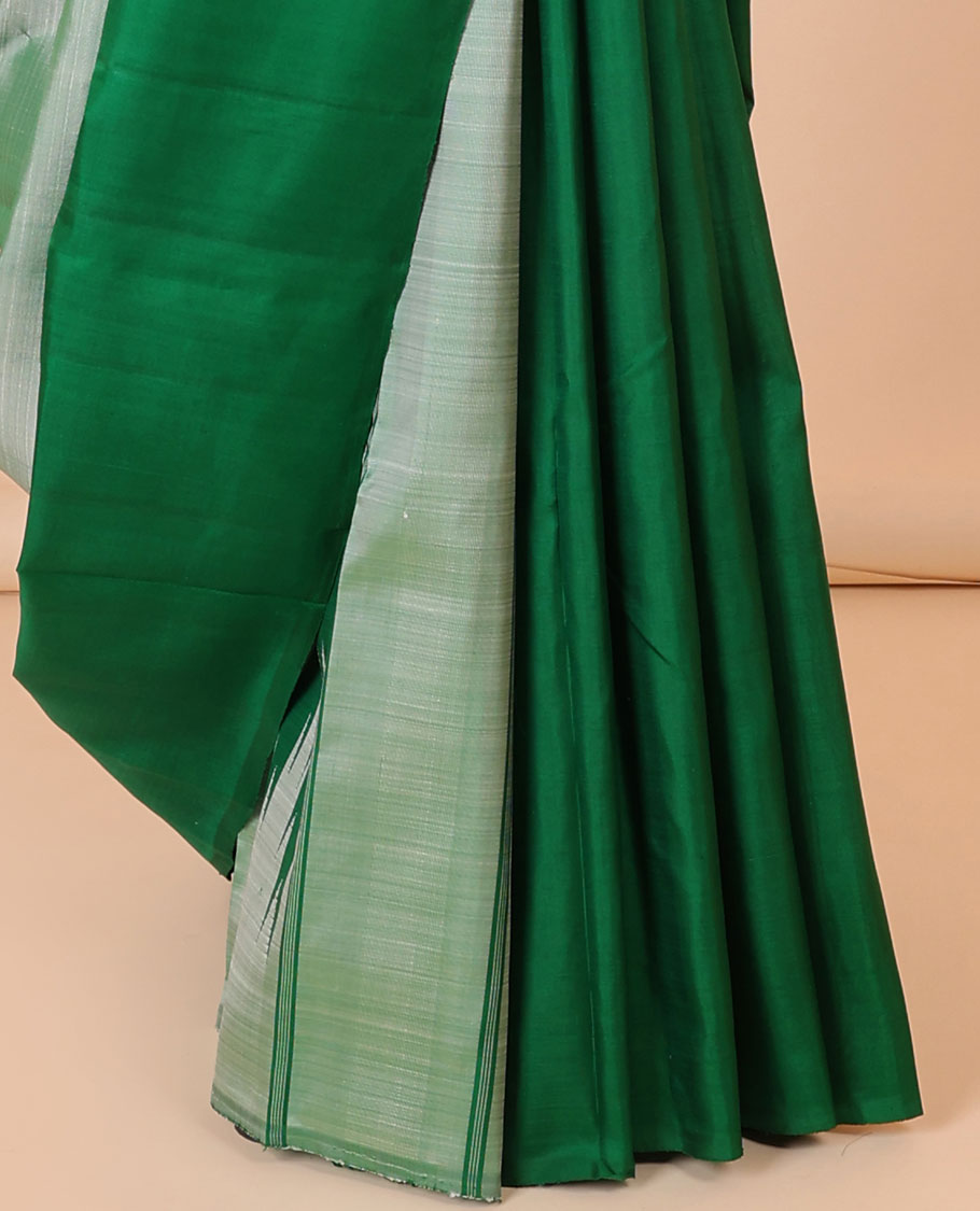 Borderless green temple design kancheepuram silk saree, self-pallu of pillaiyar mokku & stripes