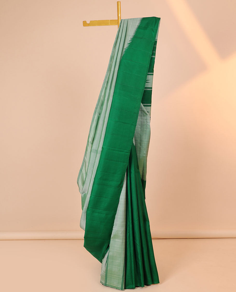 Borderless green temple design kancheepuram silk saree, self-pallu of pillaiyar mokku & stripes
