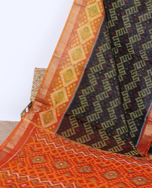 Black patola-style design silk cotton saree, contrast ikkat design border & pallu of ikkat designs
