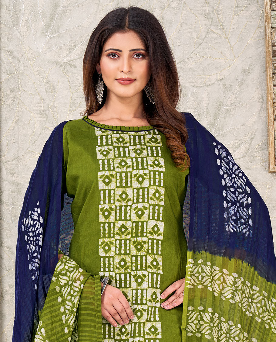 Green material churidar catalog set, batik printed top, contrast printed bottom & batik printed dupatta