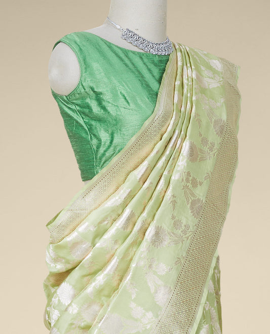 Green floral jaal jacquard banaras silk saree, zari border & pallu of intricate designs