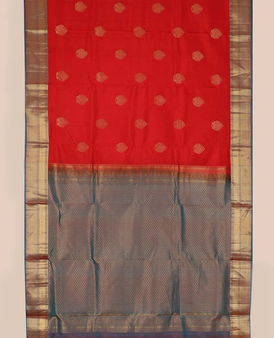 Red buttas nine-yard silksaree, contrast jaal pallu & border of thilakam mokku,muthu,rettai neli,kathir & then kuli kann