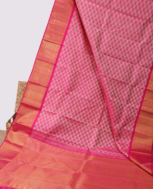 Pink checked silk saree, contrast vanki pallu & zari border of thilakam,banaras,diamond,mayil chakram & vanki