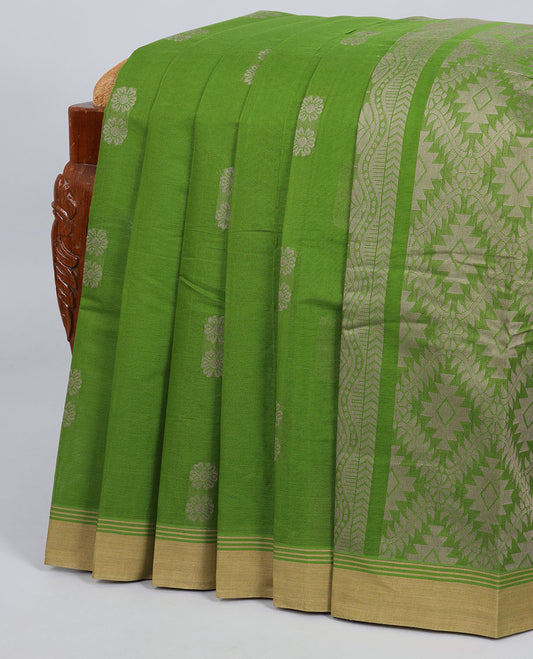 Green flower buttas kanchi cotton saree, contrast border & pallu of argyle design