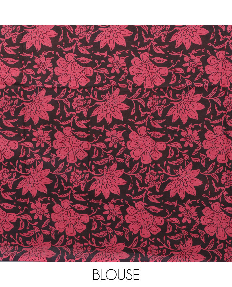 Red scallop printed mul-mul cotton saree, contrast chevron printed border & pallu of intricate print 
