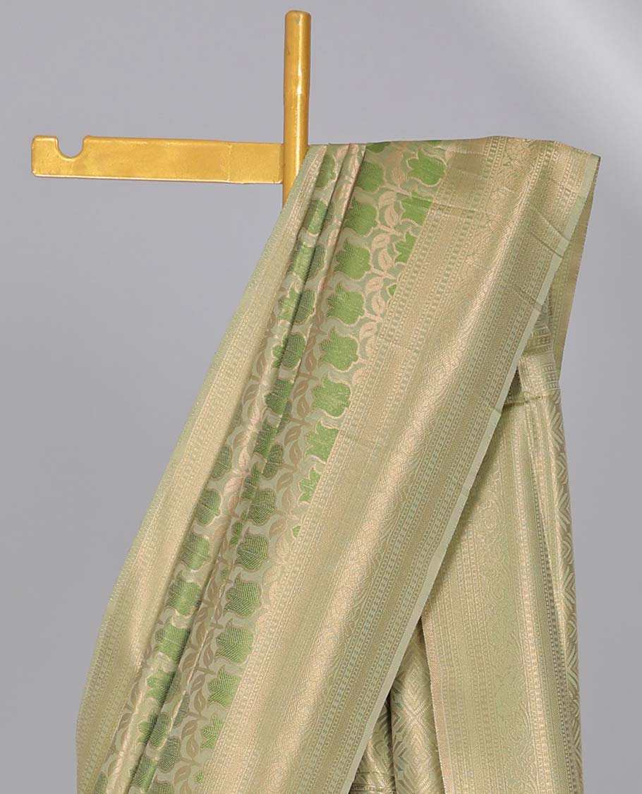 Green floral design softy saree, traditional design border & pallu of intricate designs