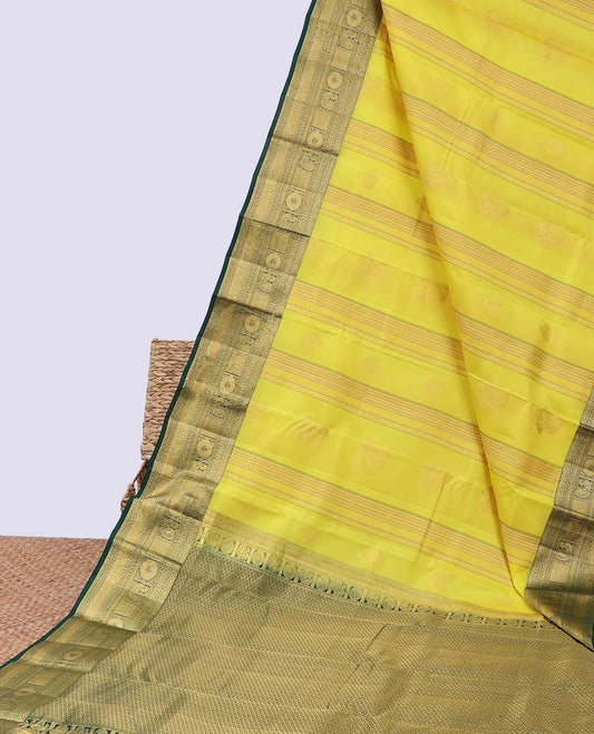 Yellow geometric design silksaree,contrast paiyadi kattam pallu & border of rettai neli,muthu,mayil chakram & kuyil kann