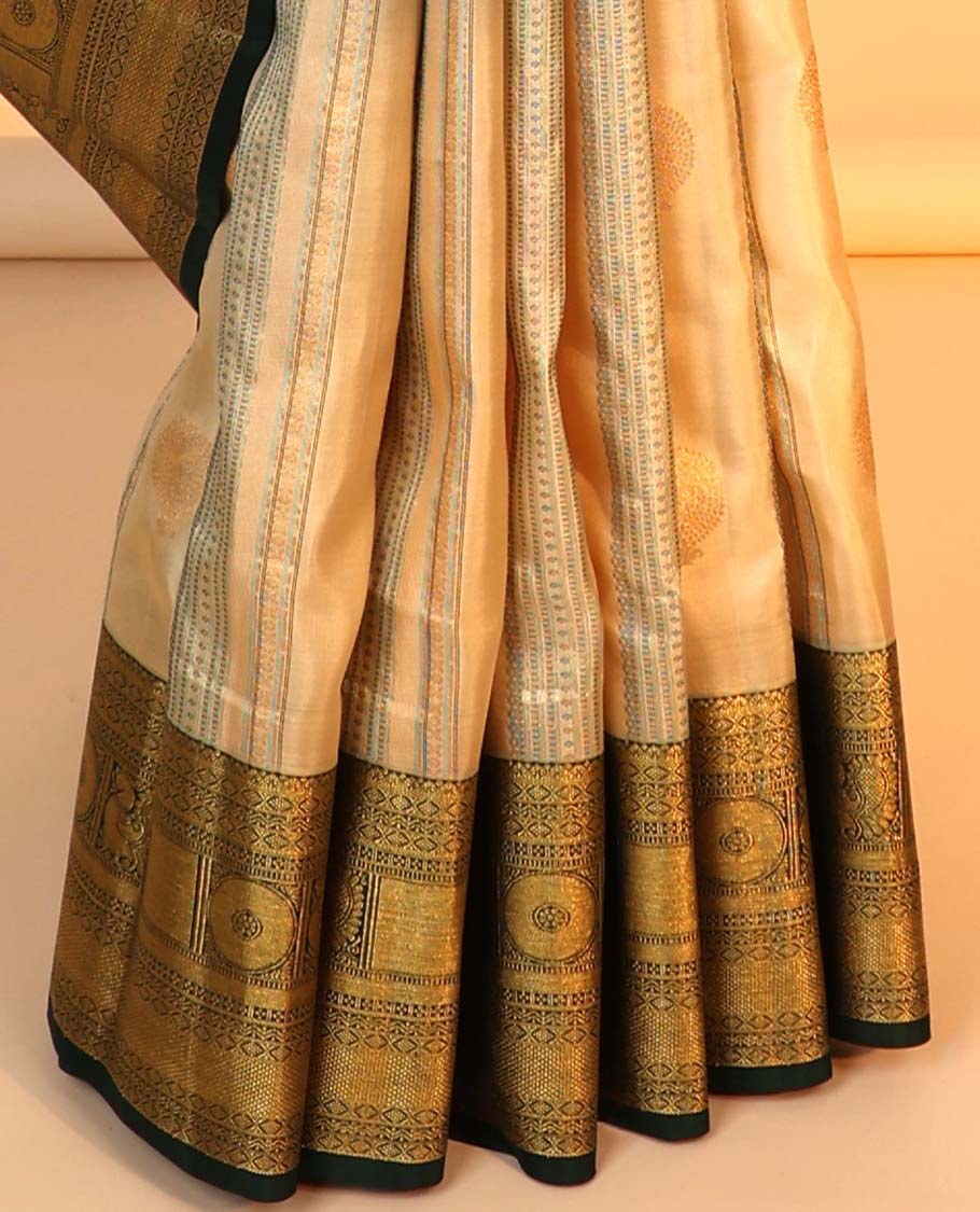 Cream geometric design silksaree,contrast paiyadi kattam pallu & border of rettai neli,muthu,mayil chakram & kuyil kann