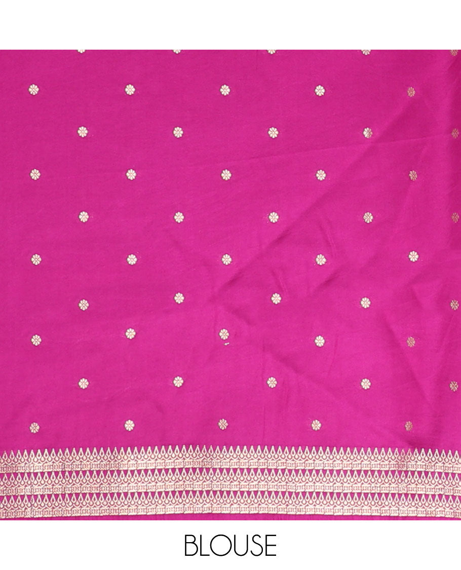 Pink mushru silk saree with buttas, floral design border & pallu of ogee pattern