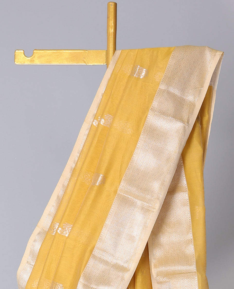 Yellow Maheshwari cotton saree with paisley buttas, traditional zari design border & zari butta pallu