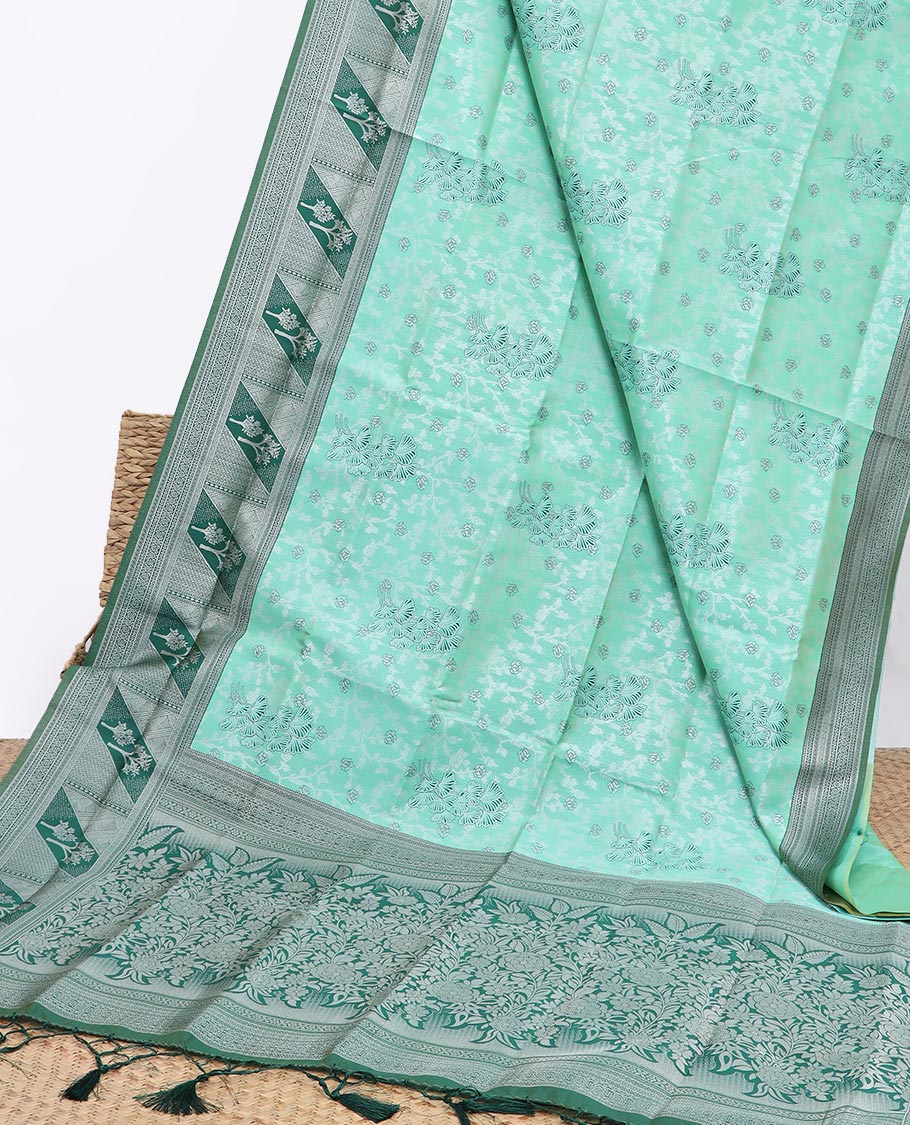 Green floral jacquard butter silk saree, contrast traditional design border & pallu of floral designs