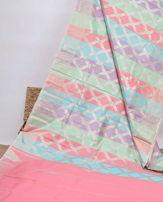 Multi-color ogee jacquard budget silk saree, plain border & contrast traditional design pallu