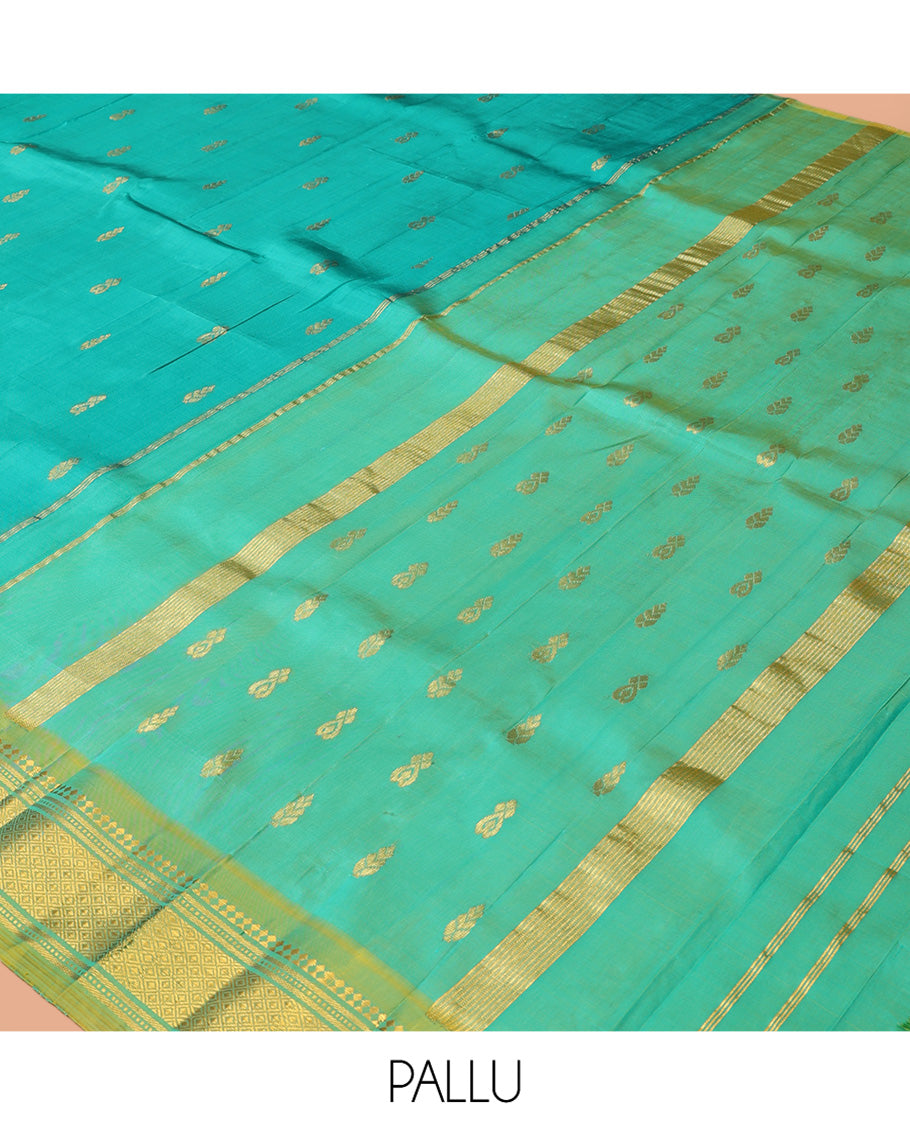 Blue Kanchipuram Silk Saree, Woven with Zari Buttas, Complemented by a Contrast Border of Panner Sombu, Banaras, Muthu, and Mayil Kann Design, Pallu of Zari Design, and No Blouse