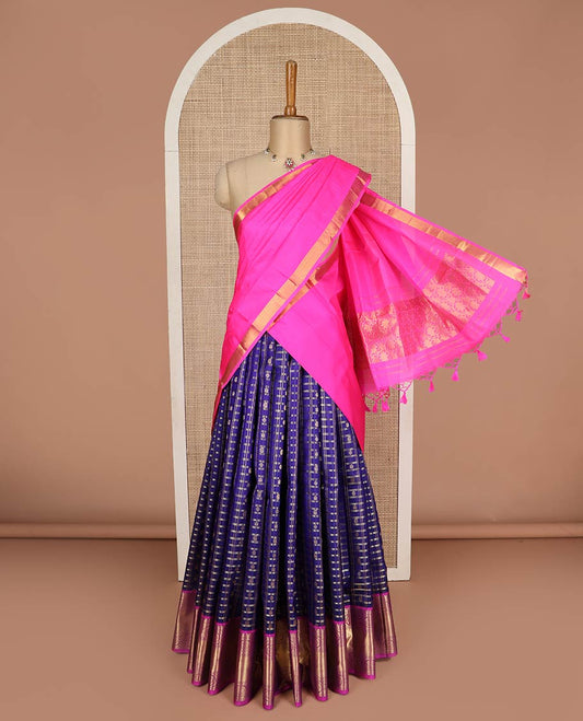 Blue pure-silk half-saree, zari butta enclosed checked with contrast dhavana kodi bordered skirt, contrast zari design blouse, and floral scallop design dhavani
