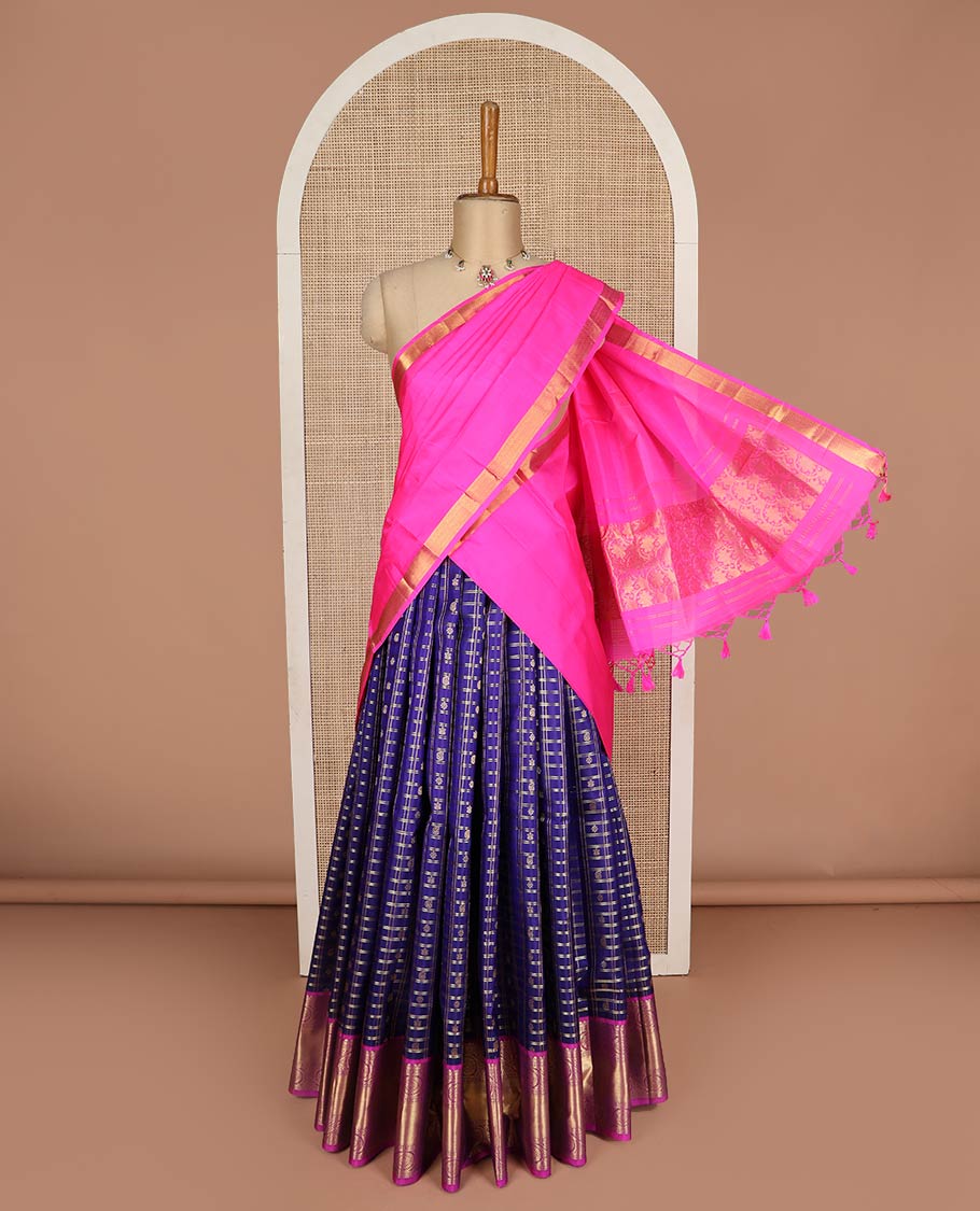 Blue pure-silk half-saree, zari butta enclosed checked with contrast dhavana kodi bordered skirt, contrast zari design blouse, and floral scallop design dhavani