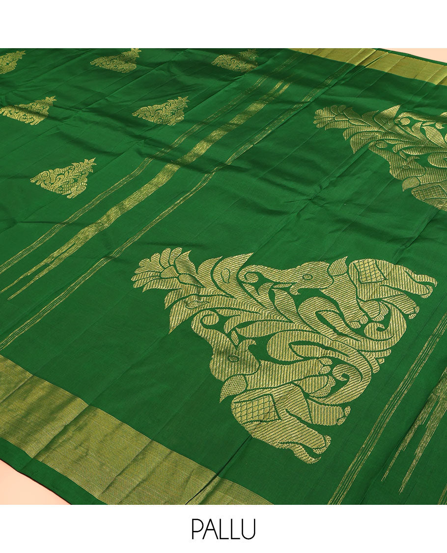 Green Kanchipuram Silk Saree, Woven with Yaanai Buttas, Highlighted by Zari Border, Pallu of Yaanai Design, and a Matching Blouse