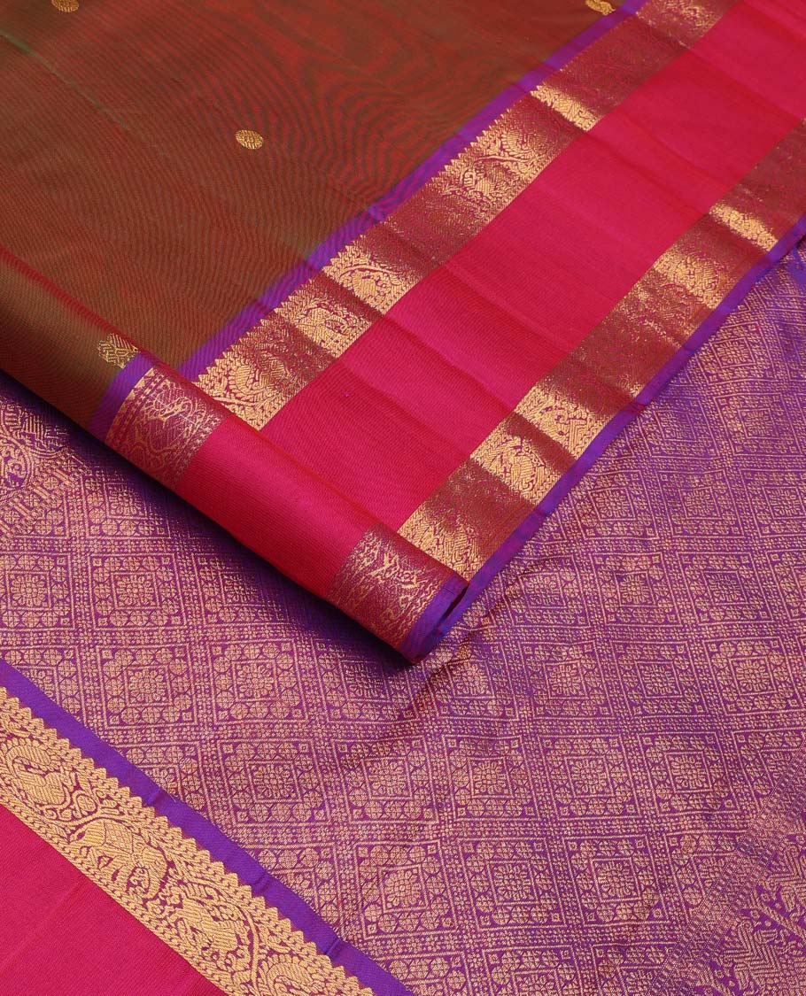 Maroon dual-tone mayil poun buttas Kanchipuram silk saree, contrast rettai pettu border of rekku, neli, mayil, and yaanai, designs, and jaal pallu