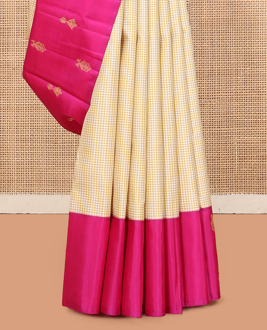 Sandal Kasa-Kasa Checked Kanchipuram Silk Saree, Complemented by a Contrast Korvai Border of Jhumka Buttas, Pallu of Jaal Design, and a Contrast Blouse